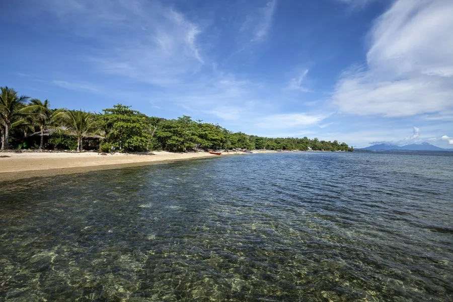 Strand mit Resort